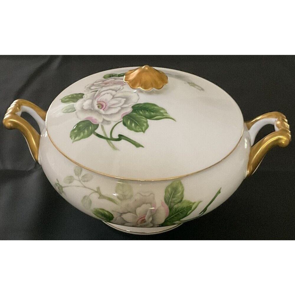 Vintage Scarsdale by Royal Embassy covered vegetable dish